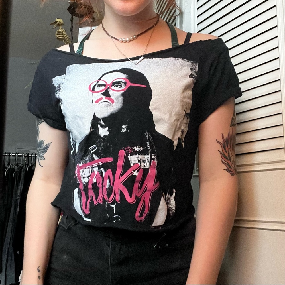graphic tee